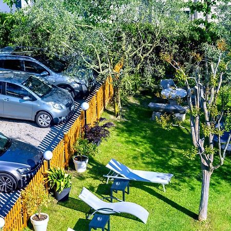Nirvana Apartments Torbole Sul Garda Exterior photo